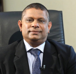 Foreign tourist spending in Sri Lanka declines, survey finds