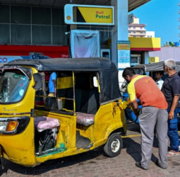 Sri Lanka may have paid up to $286 per barrel for oil, says HSBC chief