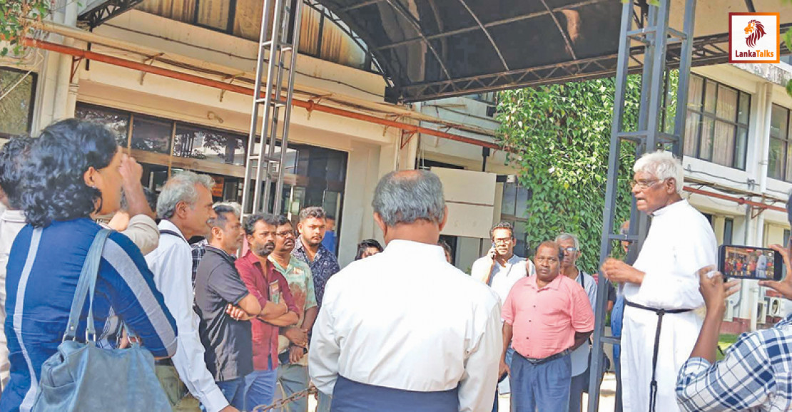 Detention of books by Customs sparks concern