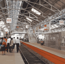 Special train services scheduled to operate for passengers returning to Colombo