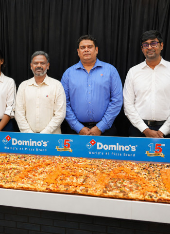 Domino’s Sri Lanka Marks 15 Years with Longest Pizza in Sri Lanka