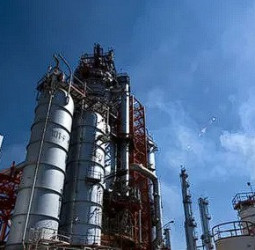 Oil prices log steepest annual drop since 2020