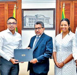 eMarketingEye donates Rs. 10 m to ‘Rebuilding Sri Lanka’ fund
