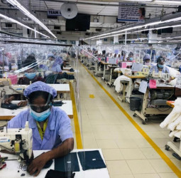 Sri Lanka Manufacturing and services activities expand in December 2025