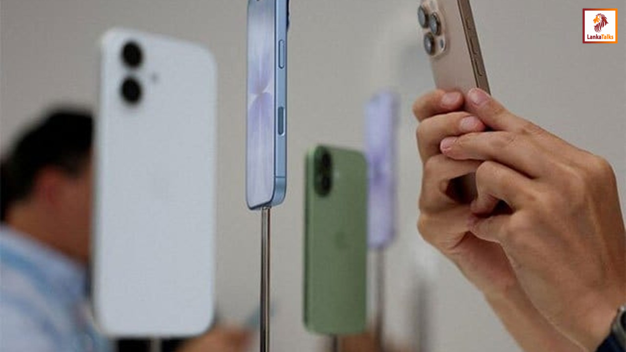 Apple leads global smartphone market with 20% share in 2025