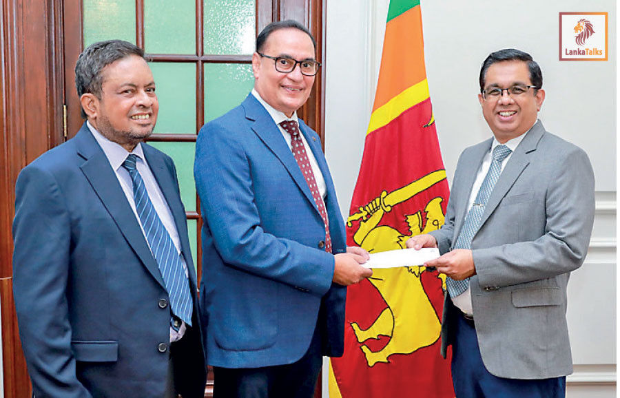 SLIIT donates Rs. 20 m to “Rebuilding Sri Lanka” Fund