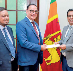 SLIIT donates Rs. 20 m to “Rebuilding Sri Lanka” Fund