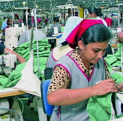 Govt. accelerates push for new apparel trade agreements