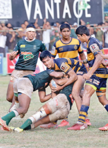 Royal overpower champions Isipathana 39-13