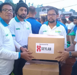 Seylan Bank joins hands with the ‘Samanolasiri Haritha Wandana’ project at Sri Pada