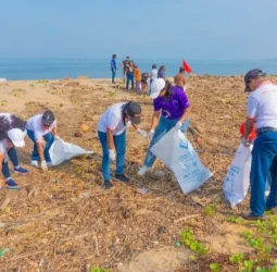 Cargills adopts Crow Island Beach in partnership with Clean Ocean Force Lanka
