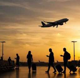 Doctors leaving the country again creating strain on health system, expert warns