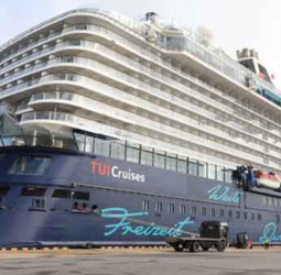 Luxury cruise ship makes maiden call at Colombo Port carrying over 2,300 tourists