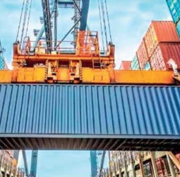 Current account returns to surplus in August