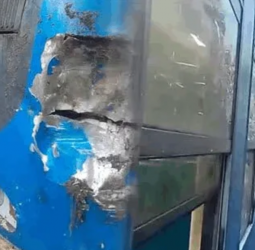 Peradeniya-Colombo train derails after crashing into fallen earth