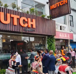 Hutch expands sustainability efforts in retail by opening 4th Signature+ outlet in Galle