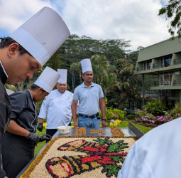 Hunas Falls Hotel welcomes X’mas with traditional cake mixing