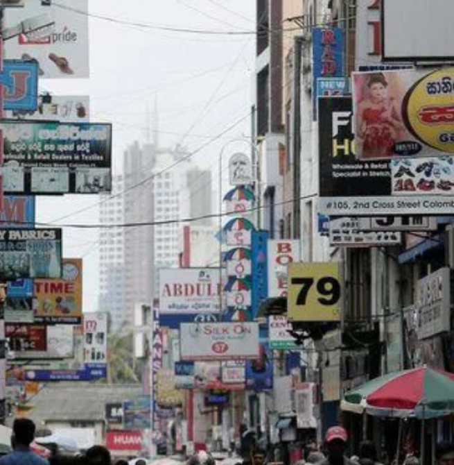 Retailers brace for a tough festive season