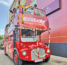 Cargills Food City provides bus service for Nallur festival
